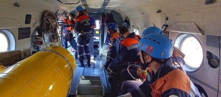 ЧЕЧНЯ. В Грозном прошла тренировка спасателей по беспарашютному десантированию