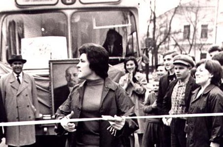1975 год.  Первый троллейбус в Грозном.