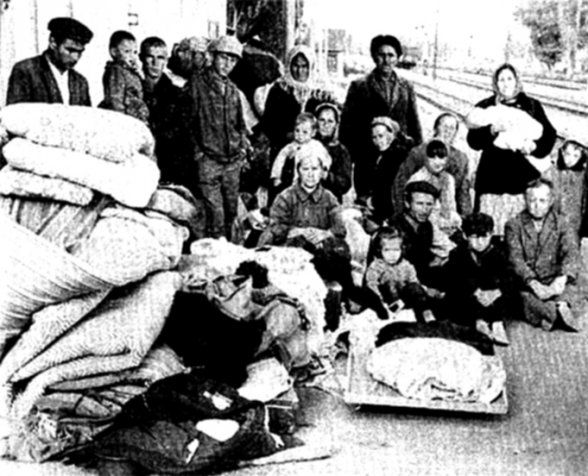 ЧЕЧНЯ. 1957 г. Возвращение из депортации с "Победой"