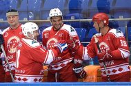Овечкин и Малкин помогли Путину обыграть детей в хоккей