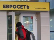 В Петербурге раненый продавец попытался догнать налетчика и получил еще две пули