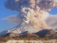 Камчатка: вулкан Шивелуч выбросил столб пепла высотой в 6 км