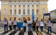 В России прошли пикеты в поддержку крымских татар: яркие фото