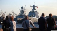Россияне с размахом отмечают День военно-морского флота