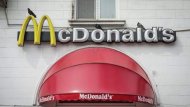 Выбили зубы: москвичка отсудила у McDonald's крупную сумму денег