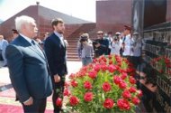 Делегация из Санкт-Петербурга посетила Мемориальный комплекс «Аллея Славы» и Национальный музей ЧР