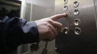 В России оборвался лифт с пассажирами