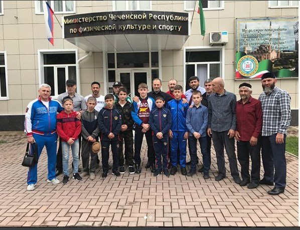 Министр спорта Чечни поздравил победителей и призёров первенства России по греко-римской борьбе