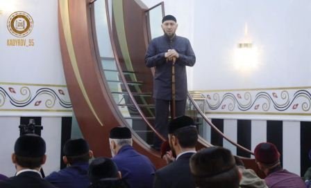 Р.Кадыров: Я молю Аллаха, чтобы даровал нам возможность достойно провести священный месяц и укрепил нас на пути истины