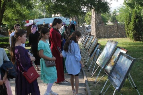 В Грозном состоялась выставка произведений чеченских художников «Атмосфера творчества»