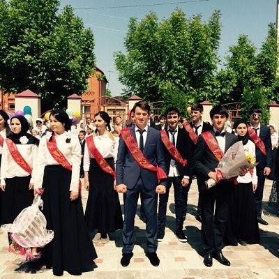 В школах Грозненского района провожают выпускников