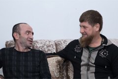 Р. Кадыров побывал на новоселье у своего одноклассника