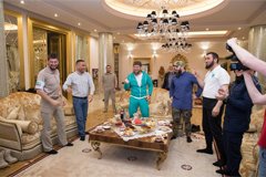 Р. Кадыров поздравил В. Путина с победой сборной России в матче с Египтом