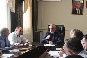 Б. Хасиев провел совещание, посвященное развитию Грозненского района