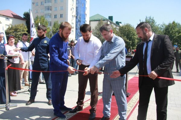 В Грозном открыли после реставрации Памятник дружбы народов