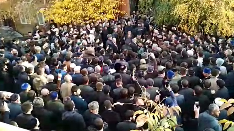 ЧЕЧНЯ. Рамзан Кадыров встретился с одним из лидеров митинга в Ингушетии