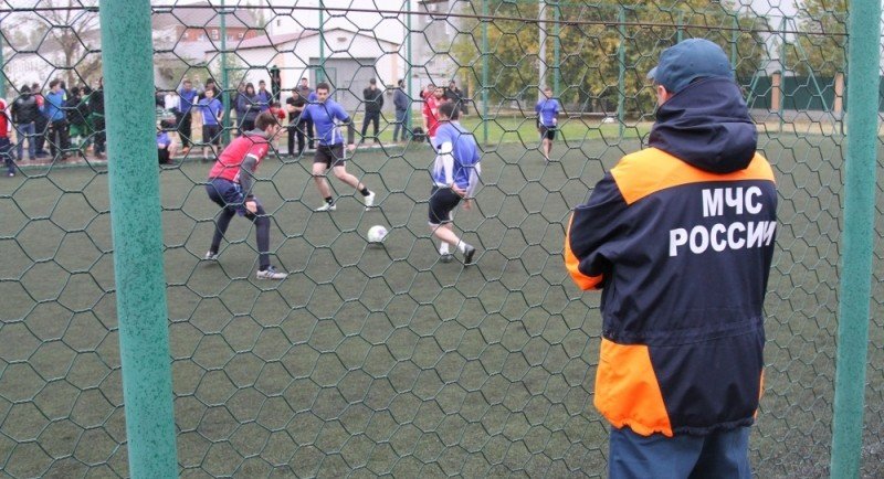 ЧЕЧНЯ.  Сотрудники МЧС участвуют в турнире по мини-футболу среди силовых структур