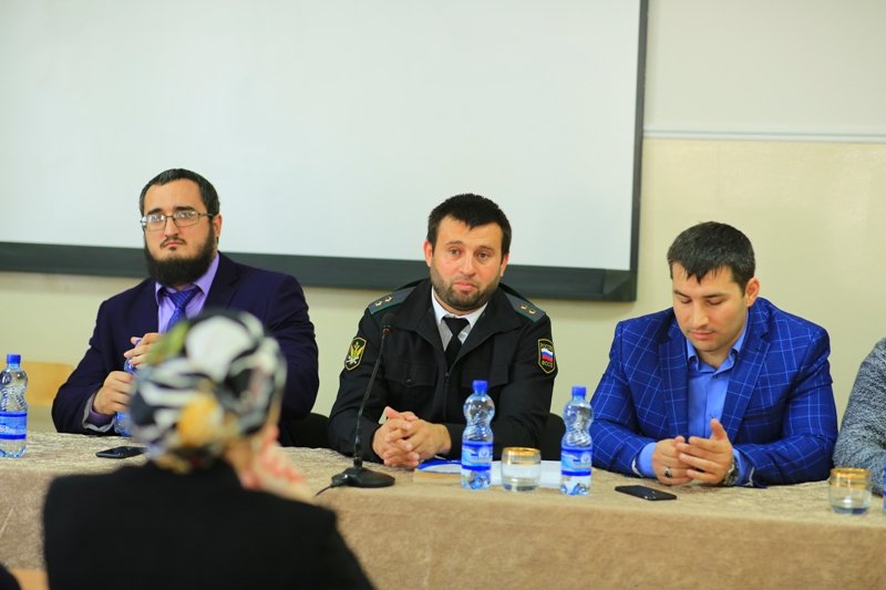 Главный судебный пристав Чечни встретился с будущими юристами