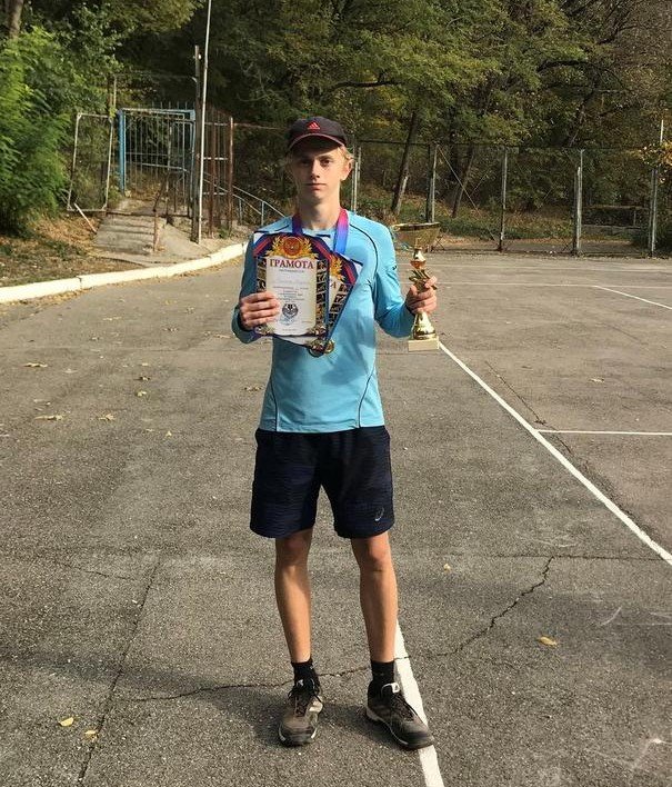 СТАВРОПОЛЬЕ. Невинномысский теннисист за один месяц стал призером пяти соревнований