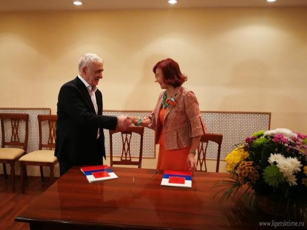 Театры Грозного и Липецка подписали соглашение о сотрудничестве