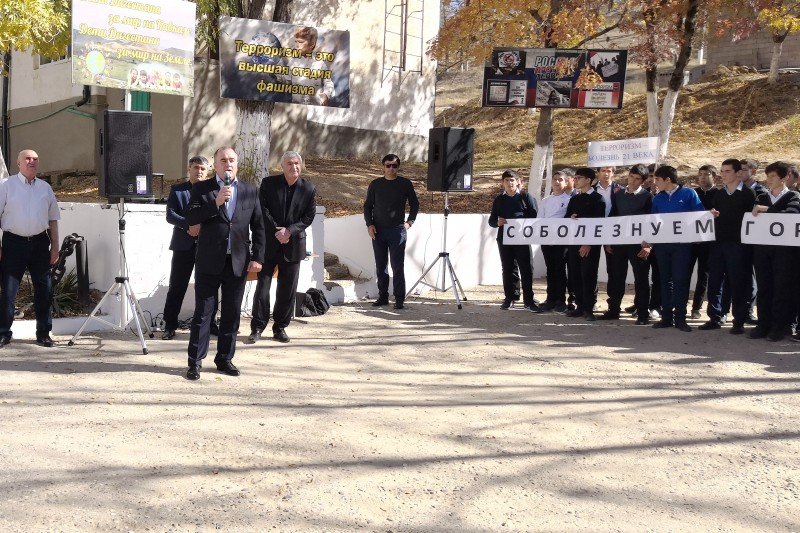 В Буйнакске почтили память погибших в Керчи