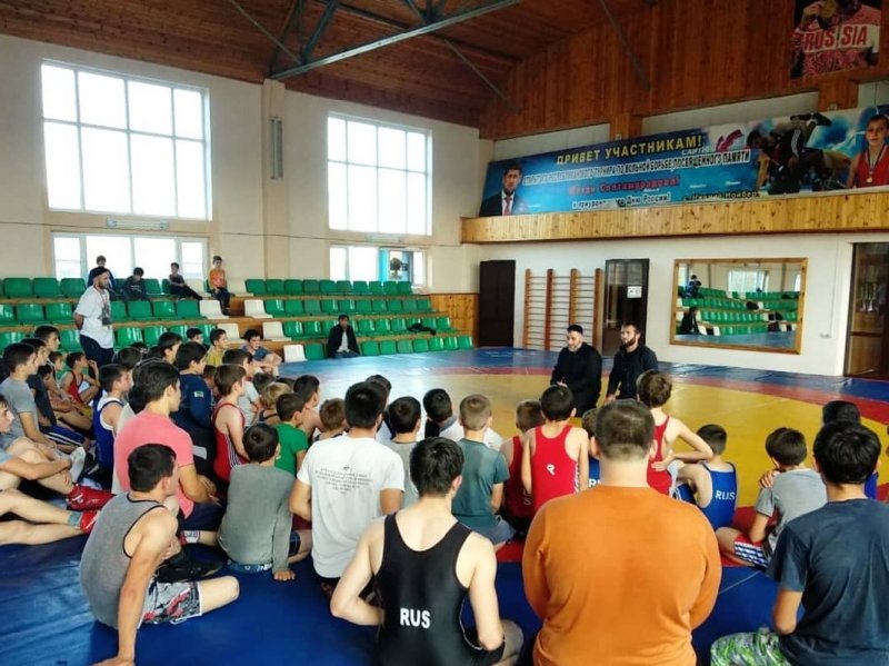 В спорткомплексе им. Мехди Солтмурадова прошел семинар по духовно-нравственному воспитанию
