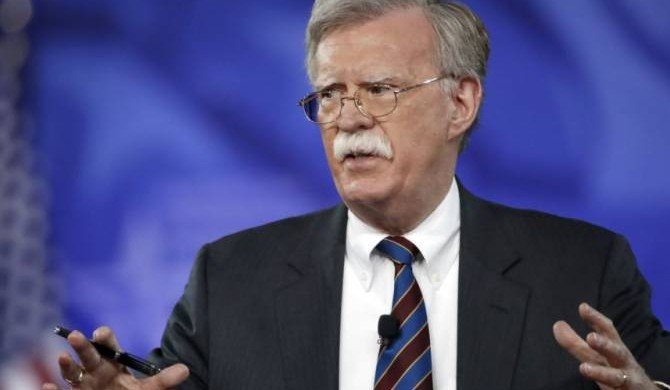 Болтон пообещал, что США продолжат давить на Иран
