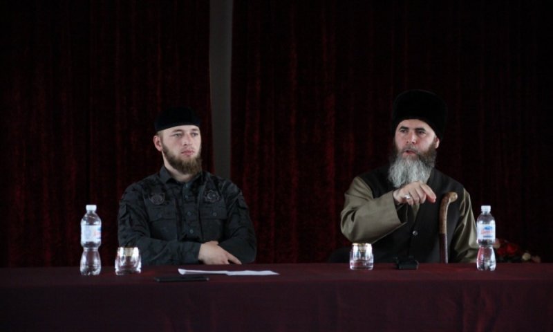 ЧЕЧНЯ. Муфтий Чечни и руководитель Минмолодежи ЧР встретились со студентами медицинского колледжа