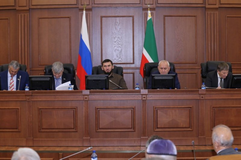 ЧЕЧНЯ. На 60-ом заседании Парламента Чечни обсудили республиканские и федеральные законопроекты