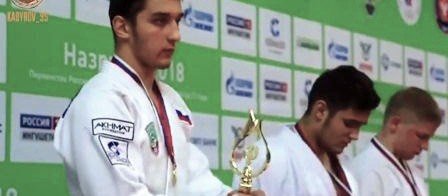 ЧЕЧНЯ. На первенстве России по дзюдо среди юниоров чеченская команда стала обладательницей золотой медали