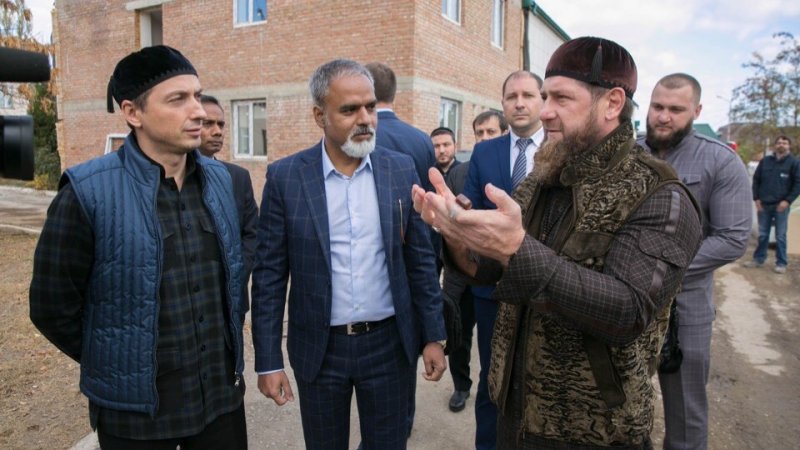 ЧЕЧНЯ.  Р. Кадыров посетил с инспекцией завод по выпуску расходных материалов