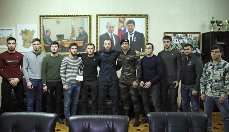 ЧЕЧНЯ. Руководитель Минмолодежи Чечни наградил победителей комплекса ГТО