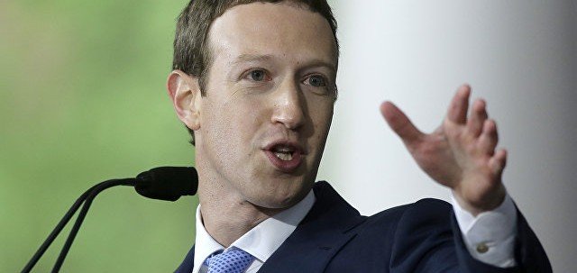 Цукерберг намерен остаться на посту главы Facebook, несмотря на критику