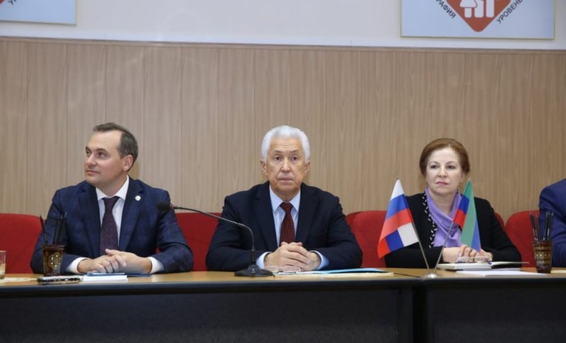 ДАГЕСТАН. Глава Дагестана представил троих новых министров