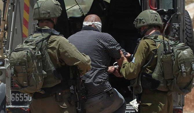 Израильские солдаты арестовали 17 палестинцев на Западном берегу