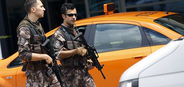 Экс-губернатора Стамбула приговорили к трем годам за связи с FETO