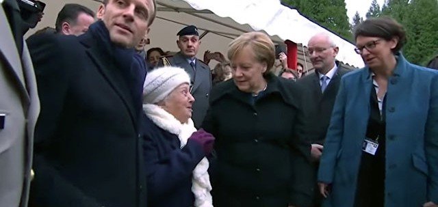На мероприятии во Франции Меркель перепутали с супругой Макрона