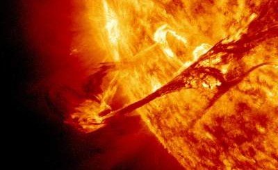 Новые вспышки на Солнце могут оставить Землю без связи
