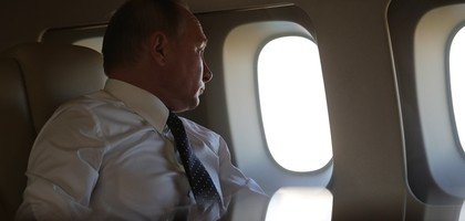 Песков рассказал о занятиях Путина во время долгих перелетов