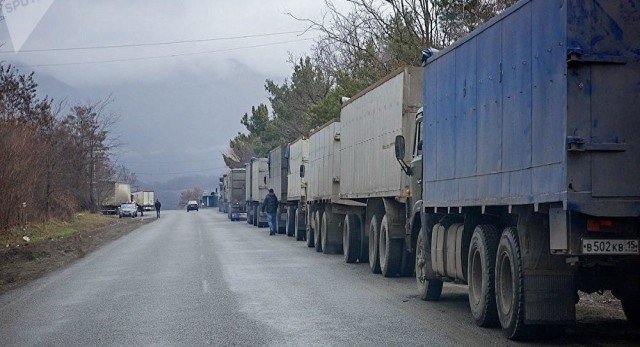 СЕВЕРНАЯ ОСЕТИЯ. Военно-Грузинская дорога закрыта для большегрузов