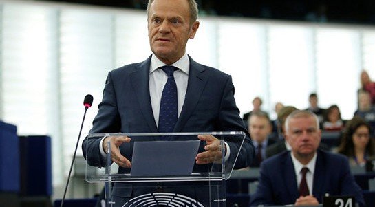 Туск заявил об угрозе выхода Польши из ЕС