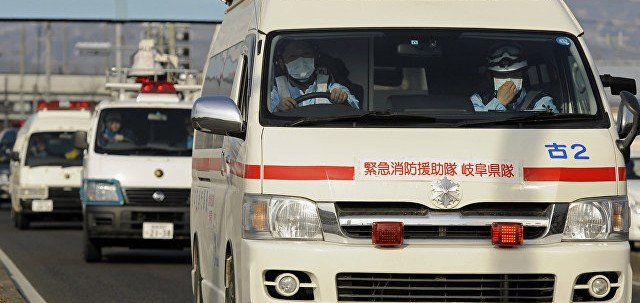 В Японии военный грузовик врезался в жилой дом