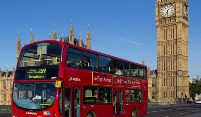 В общественном транспорте Лондона запретят рекламировать вредную еду
