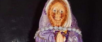 Аргентинская статуя Девы Марии начала плакать кровью