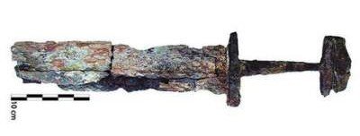 Археологи раскопали меч викинга
