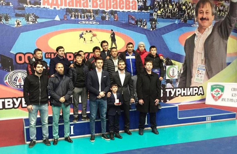 ЧЕЧНЯ. II Всероссийский турнир по вольной борьбе памяти Адлана Вараева собрал около 400 подающих надежды борцов