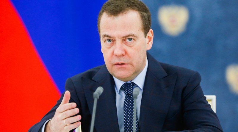 Медведев присудил 20 правительственных премий в области образования