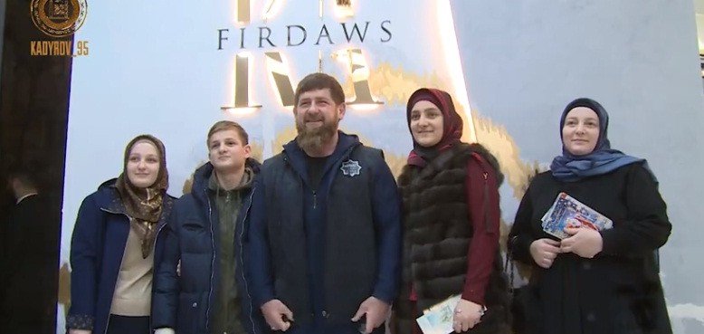ЧЕЧНЯ. Р. Кадыров вместе со своей семьей принял участие в акции "Дари добро"
