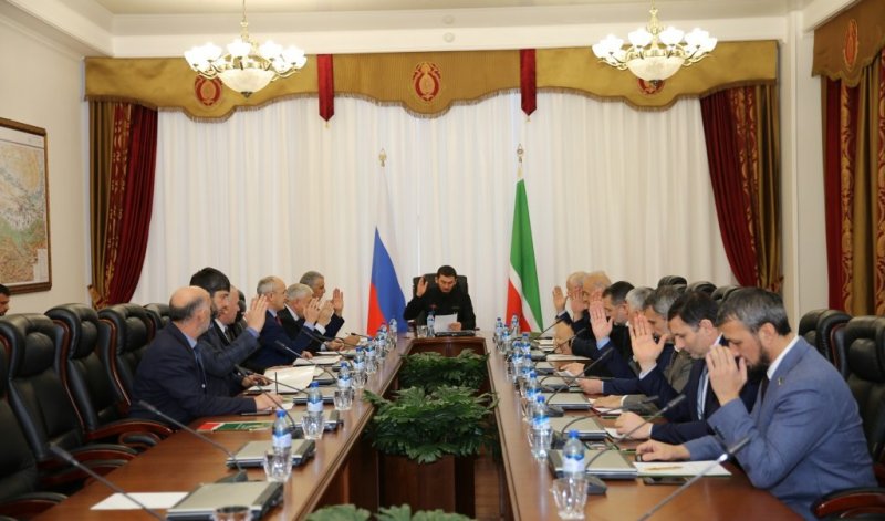 ЧЕЧНЯ. Совет Парламента Чечни рассмотрел 26 федеральных и 3 республиканских законопроекта