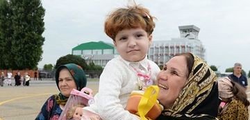 ЧЕЧНЯ. Спецрейс с детьми из Ирака прибыл в Россию